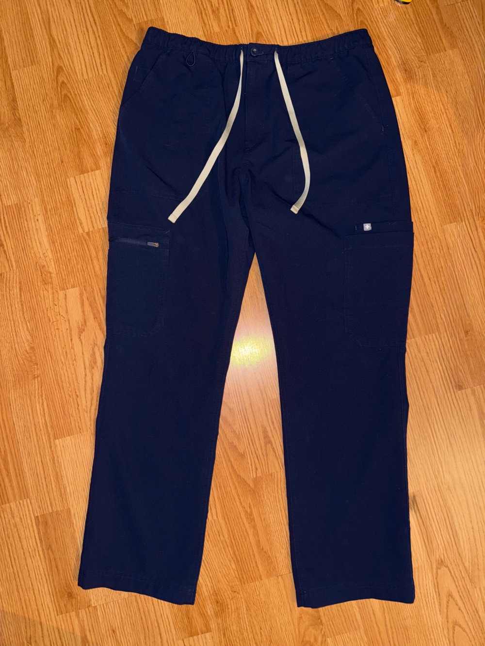 FIGS Men's Cairo Cargo Scrub Pants navy blue Sz L